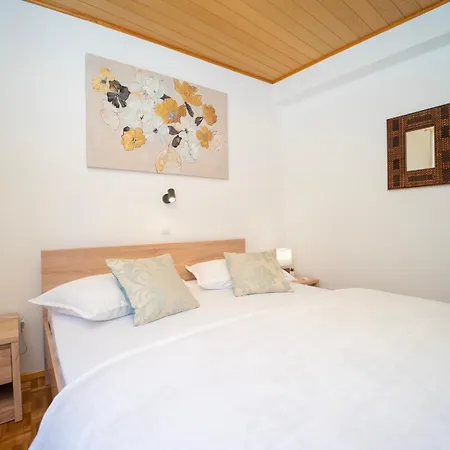 Apartment Lotre Ana