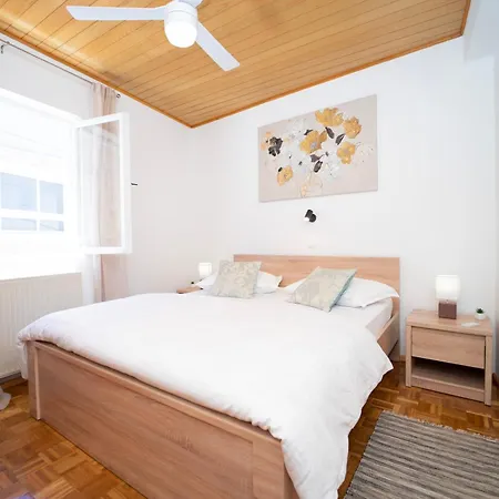 Lotre Ana Apartment *